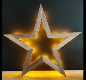 Leuchtstern aus Eichenholz – ca. 30 cm – LED Deko mit warmem Licht