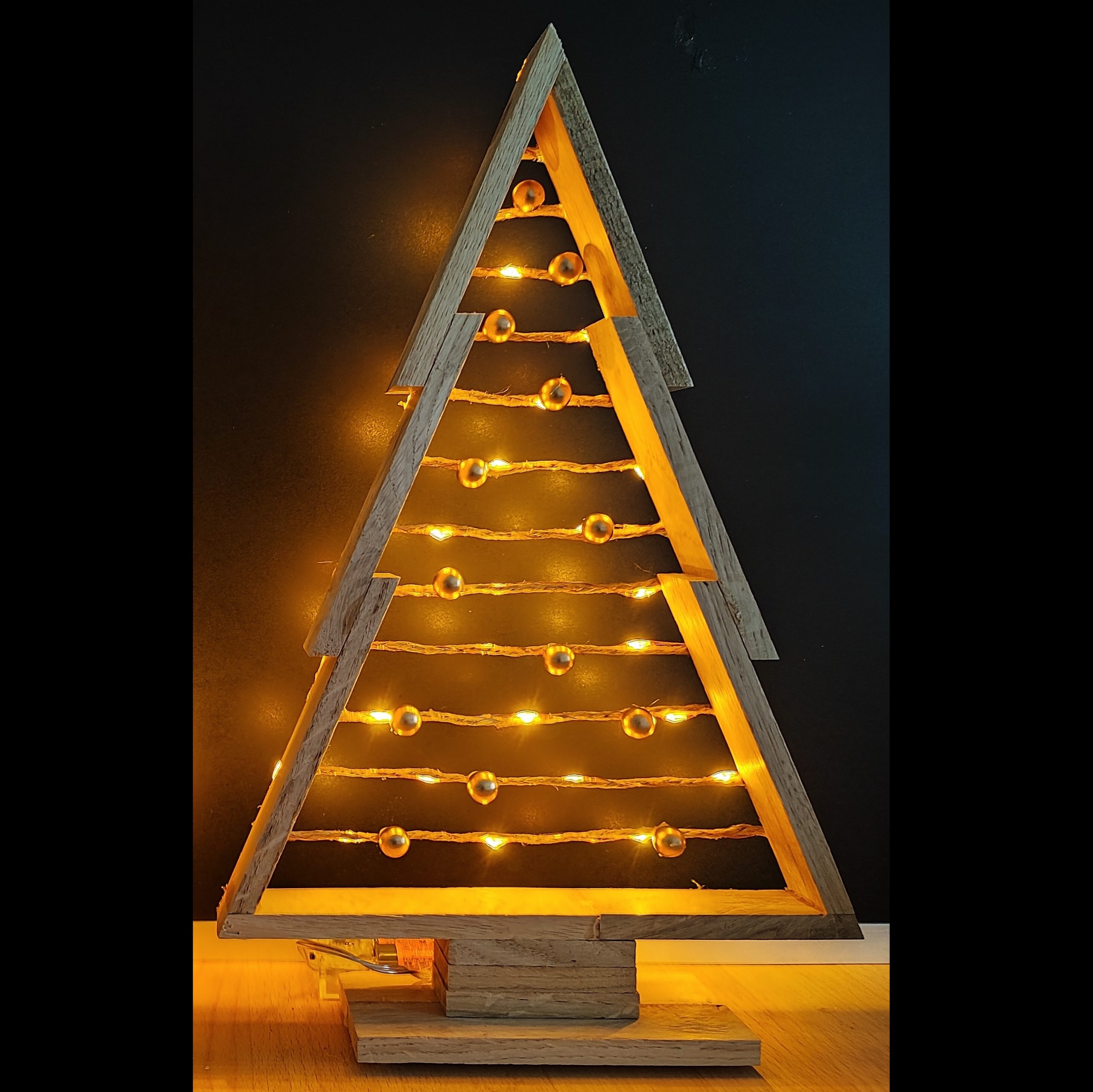 LED-Deko-Baum aus Eichenholz – ca. 30 cm, verschiedene Varianten – Bild 3