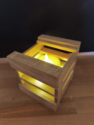 Rustikales Holz-Windlicht mit LED-Kerze – natürlich & gemütlich