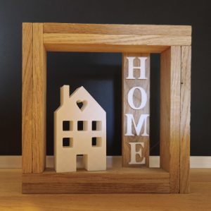 Deko-Objekt "HOME" 13,6 x13,6 im Eichenholz-Rahmen