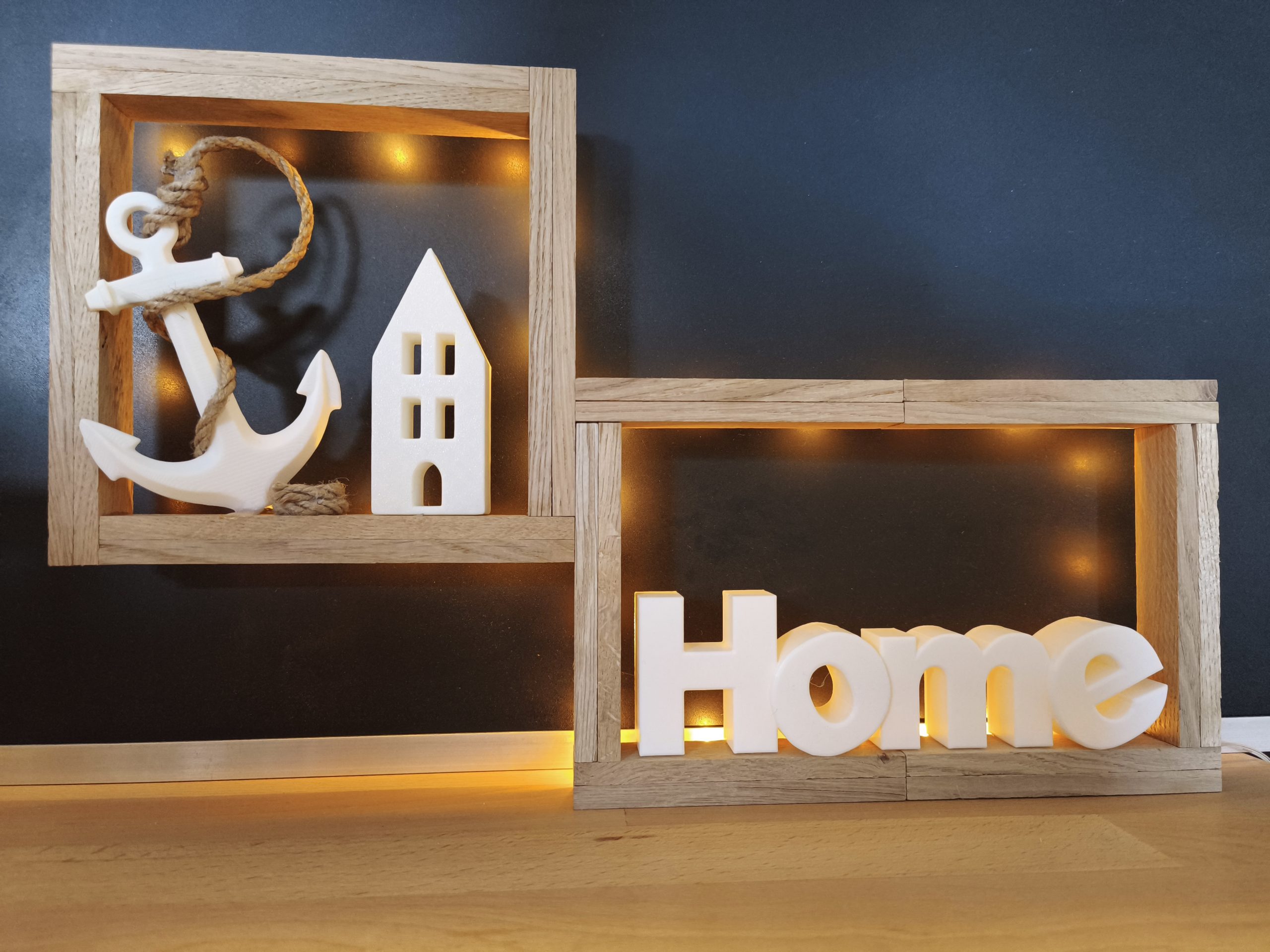 Deko-Leuchtbild „Heimathafen“ aus Holz mit LED-Beleuchtung