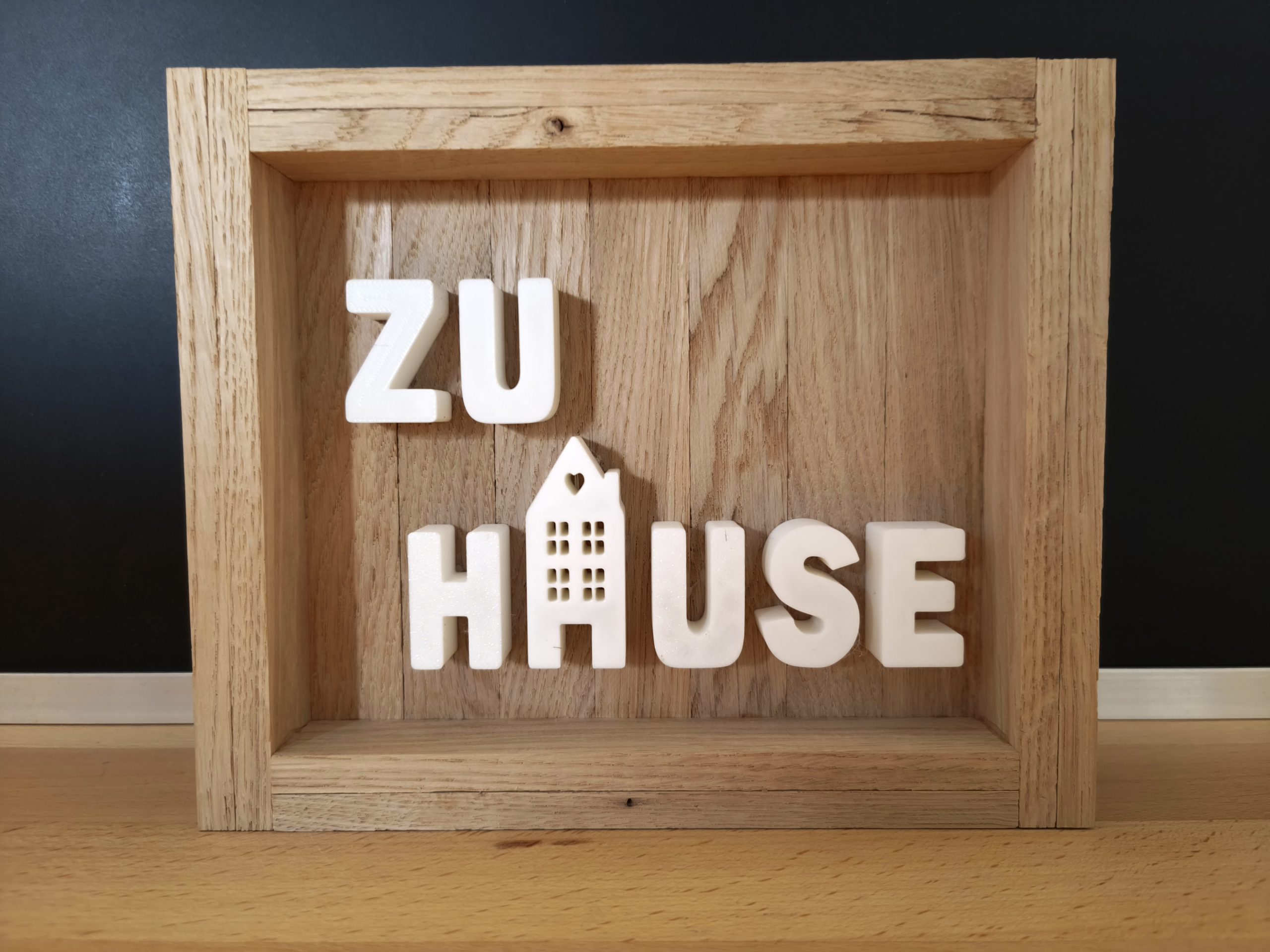 Deko-Objekt "HOME" 17,6 x 17,6 im Eichenholz-Rahmen – Bild 3